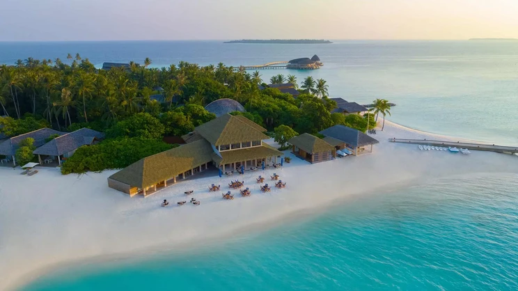 Emerald Faarufushi Resort & Spa